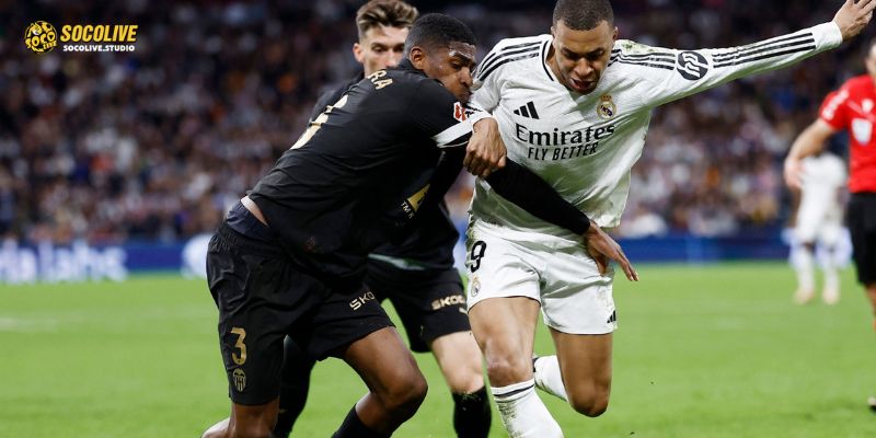 Vinícius Júnior và Karim Benzema: Sức mạnh tấn công của Real Madrid trong trận đấu với Valencia