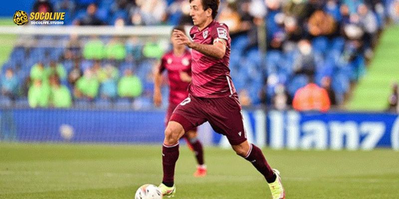 Các nghệ sĩ sân cỏ Real Sociedad quyết tâm khoan phá khối bê tông của chủ nhà